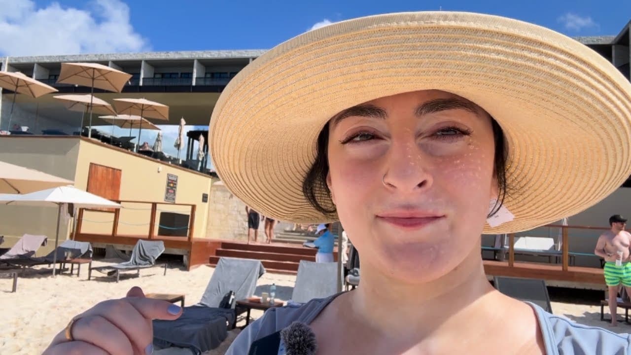 Mexican Vacation Resort Tour! | English Comprehensible Input B1 Intermediate