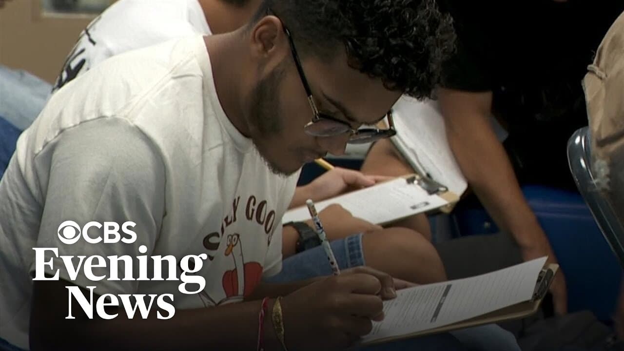 Teacher challenges students to write without ChatGPT as a crutch